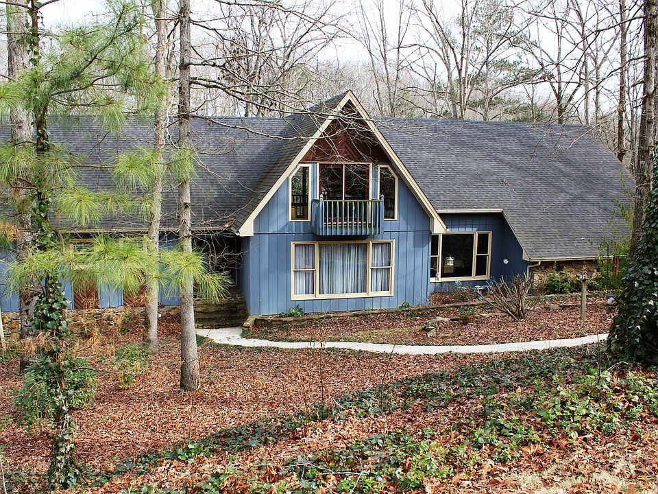 1st image of 832 Scenic Dr NE