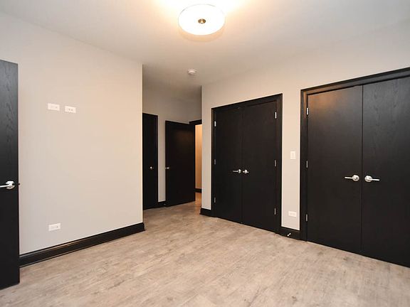3rd image of 4326 N Ashland Ave #1G