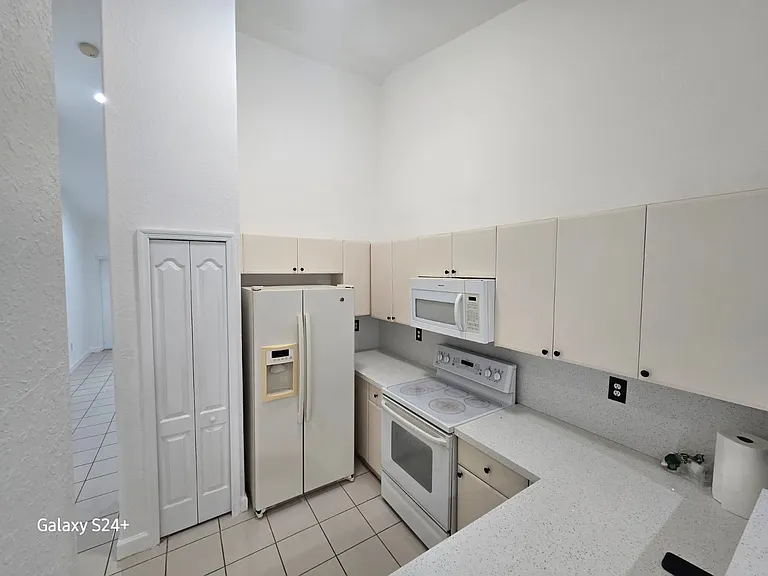 1536 SE 25th St #206 — Photo 10