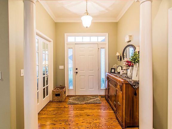 5th image of 845 Memorial Cir