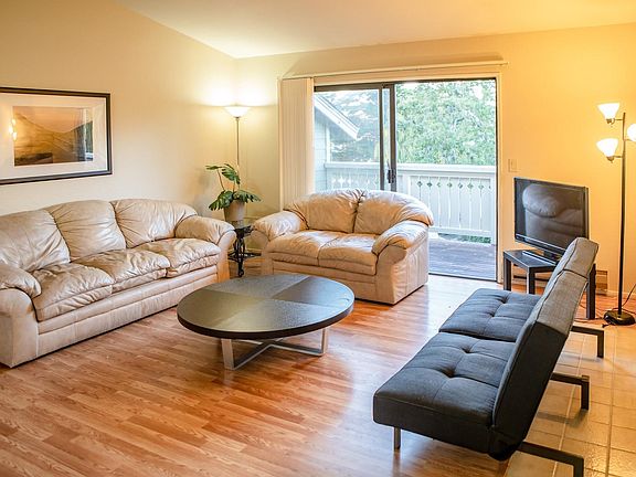 3rd image of 172 Lakeshore Ct