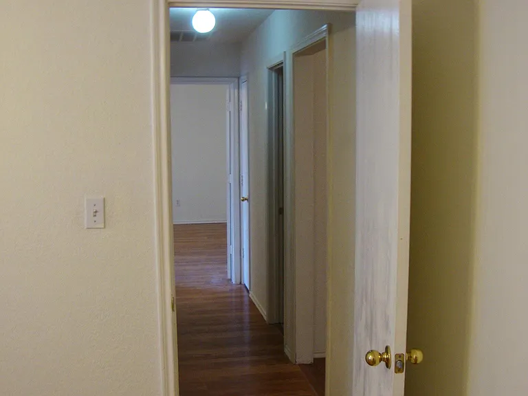 700 Highbrooke Dr — Photo 9