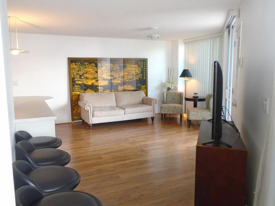 1st image of 801 King St APT 909