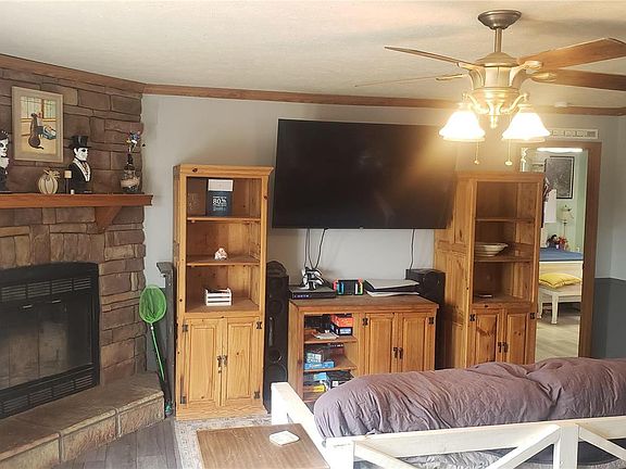 5th image of 383 Wiese View Dr