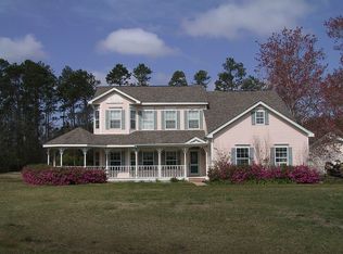 3267 Creekwood Dr, Cantonment, FL 32533