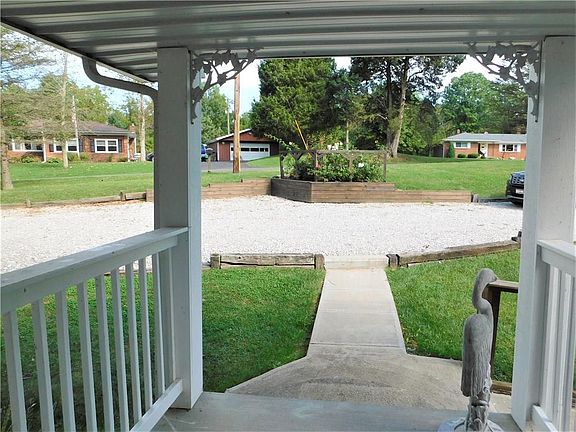 4th image of 393 E County Road 580 N