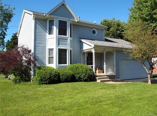 370 Wurlitzer Dr, North Tonawanda, NY 14120