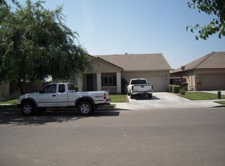 915 W Packwood Ct, Visalia, CA 93277