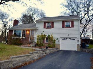 20 Valley View Dr, Mine Hill, NJ