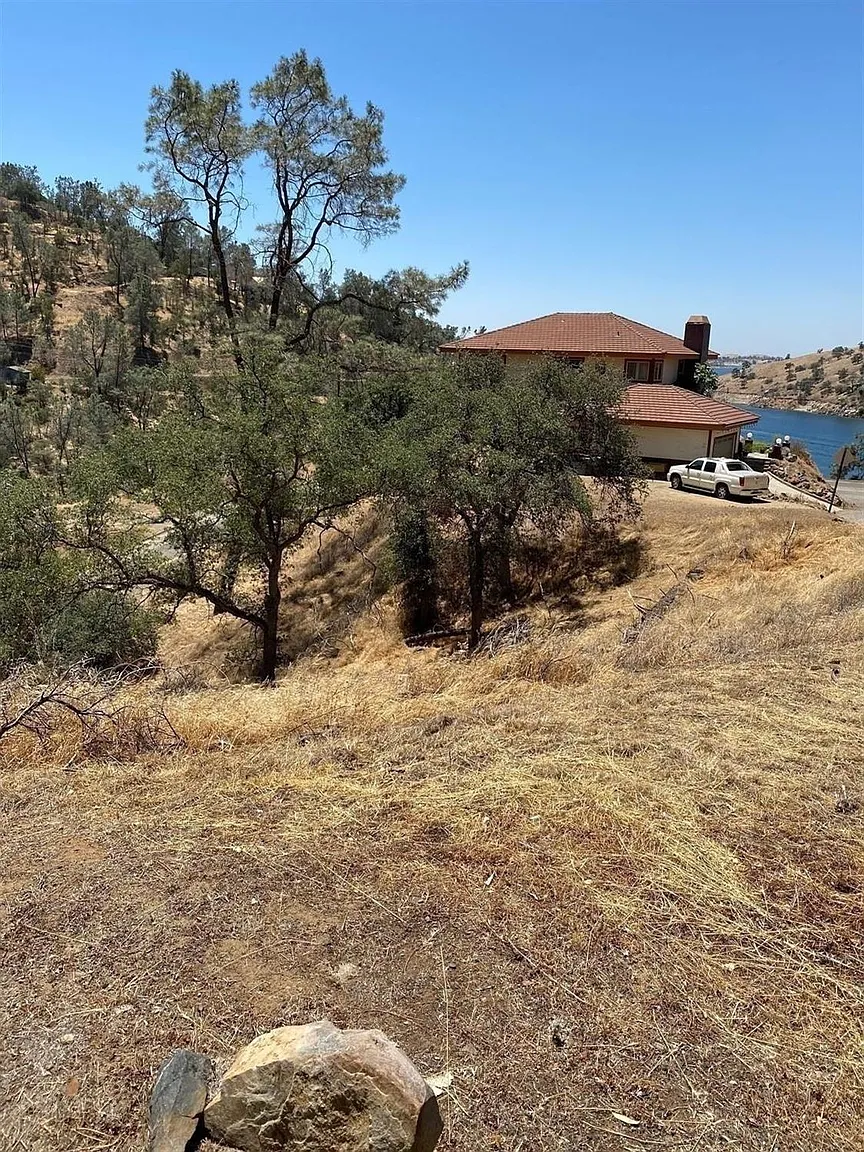 28027 Sky Lake Dr photo 1