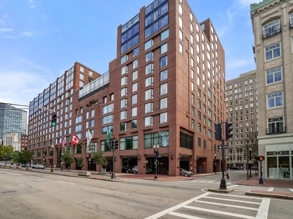 220 Boylston St APT 8020, Boston, MA 02116