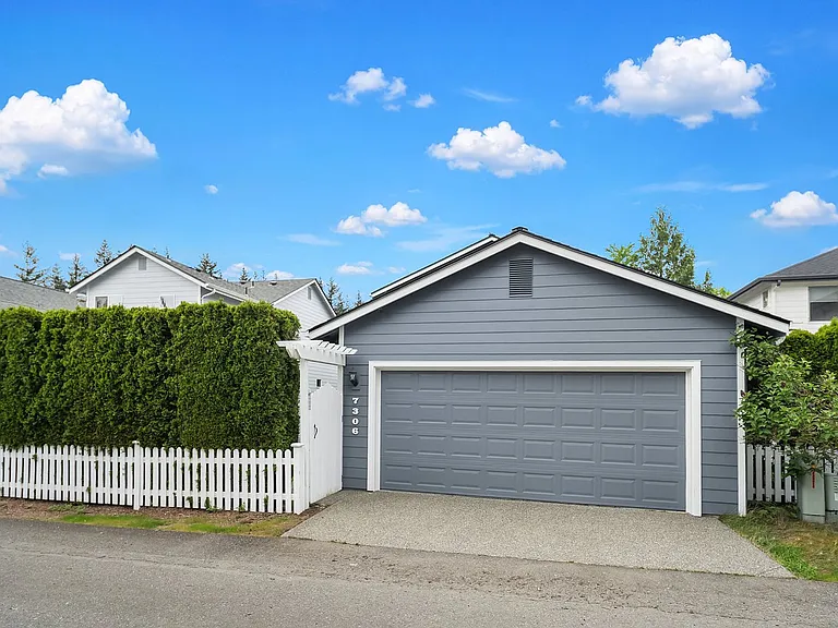 7306 Douglas Ave SE — Photo 24