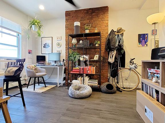 4th image of 1085 Lafayette Ave #3