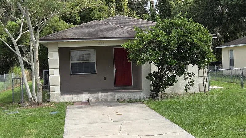 220 S Eastside Dr