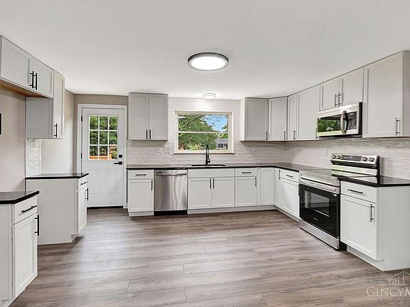5th image of 210 Furbee Dr
