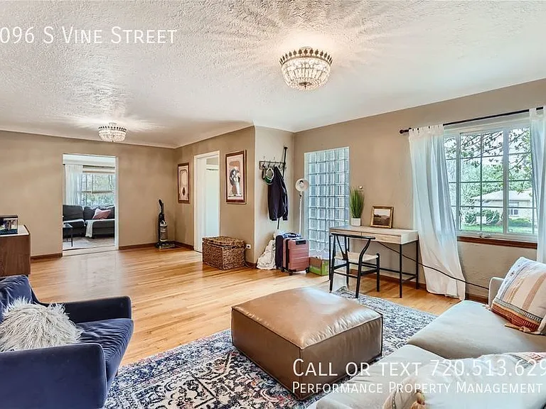 1096 S Vine St — Photo 6