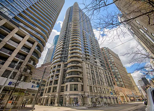 21 Carlton St Photo 1