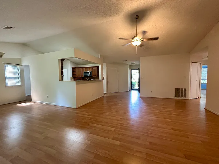 19 Briar Gate Ln — Photo 9