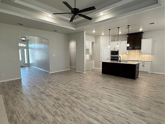 3rd image of 8901 Ridge Crest Dr