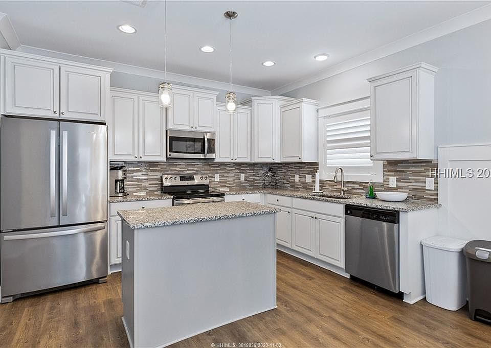 1st image of 72 Circlewood Dr