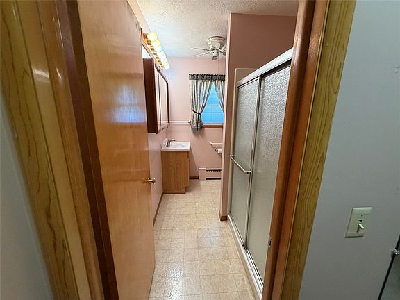 5th image of 503 Benton St