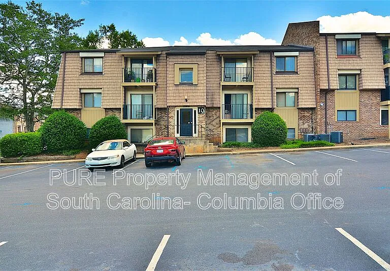 1002 Old Manor Rd — Photo 1