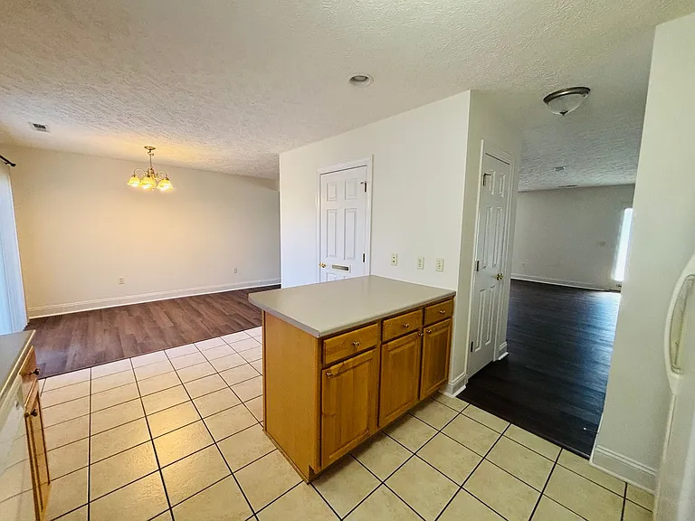 385 Oak Tree Blvd NW — Photo 15