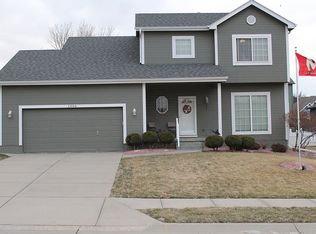1906 Ridgeview Dr, Papillion, NE 68046
