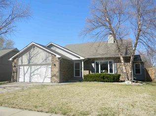 5512 E Prairie Hawk Ln, Wichita, KS 67220