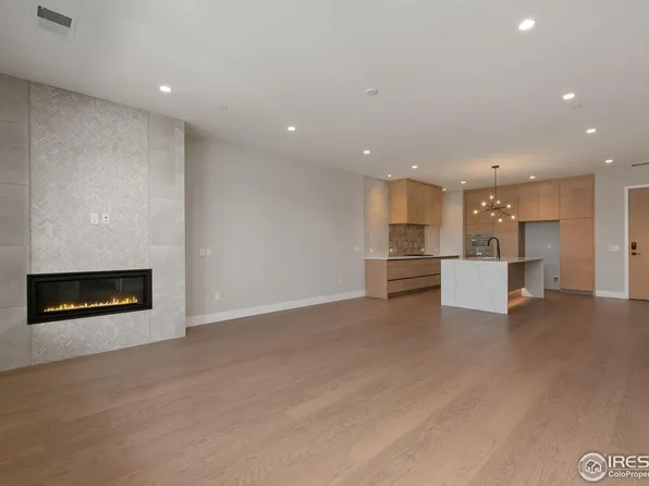 205 E 6th St #302, Loveland, CO 80537