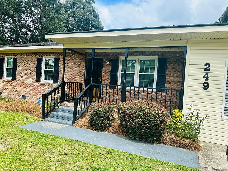 249 Nealy Ave
