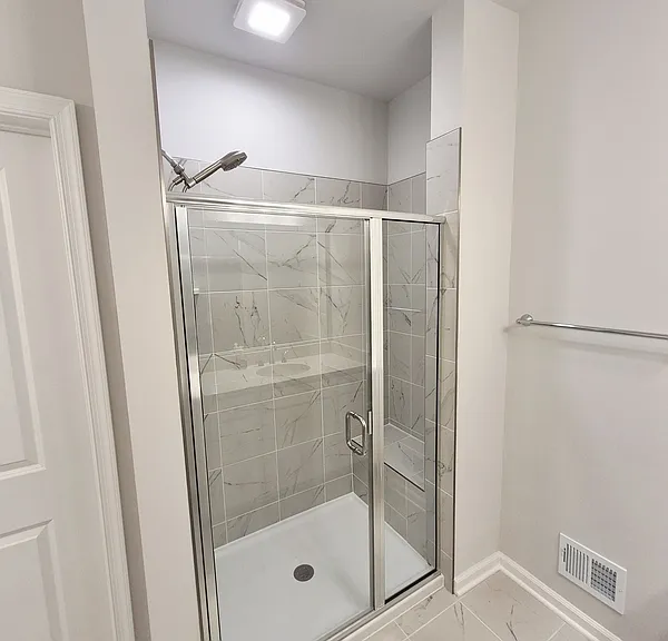 648 Brookwood Glen Ter #B — Photo 35