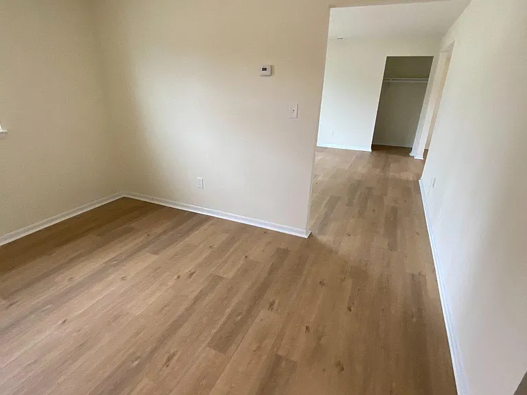 7707 Queens Park Rd — Photo 13