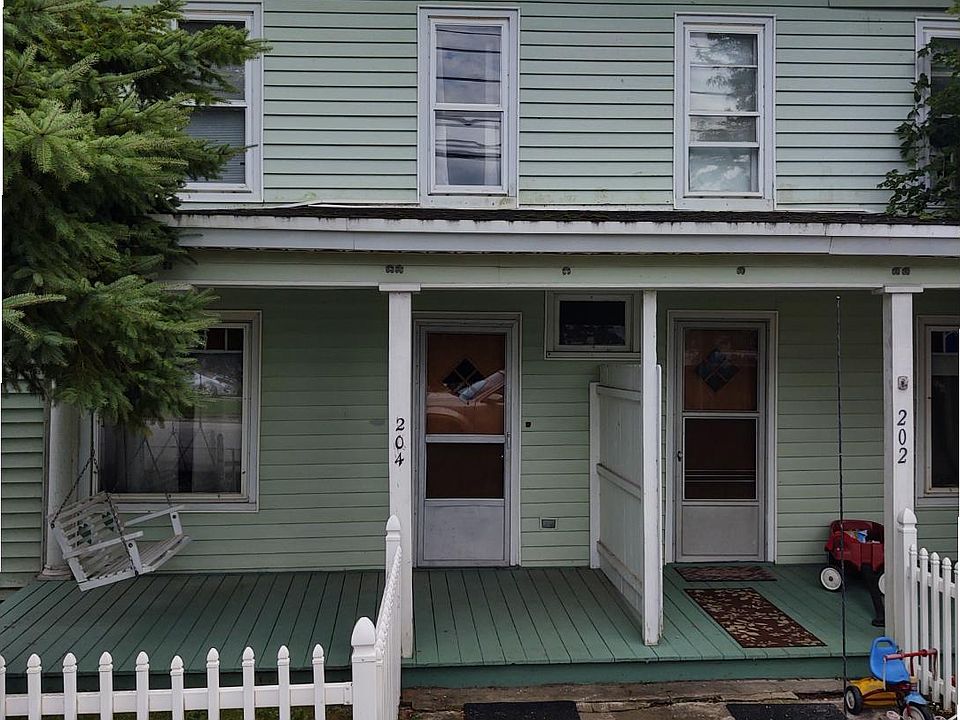 1st image of 204 E Erie St