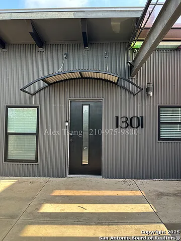 811 Montana St #1301 — Photo 14