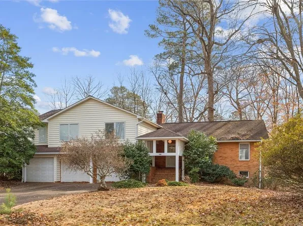 182 Revelle Dr, Newport News, VA 23608