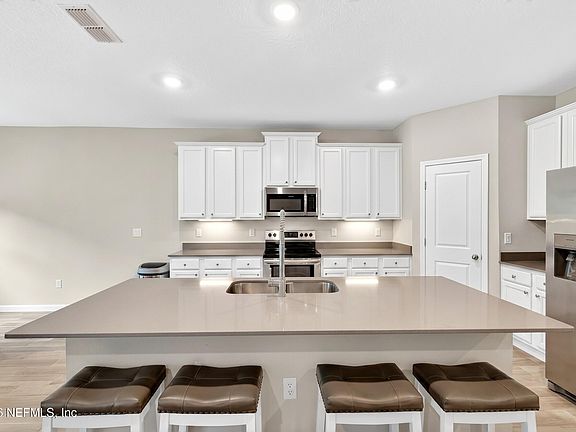 5th image of 2948 ARMSDALE Road