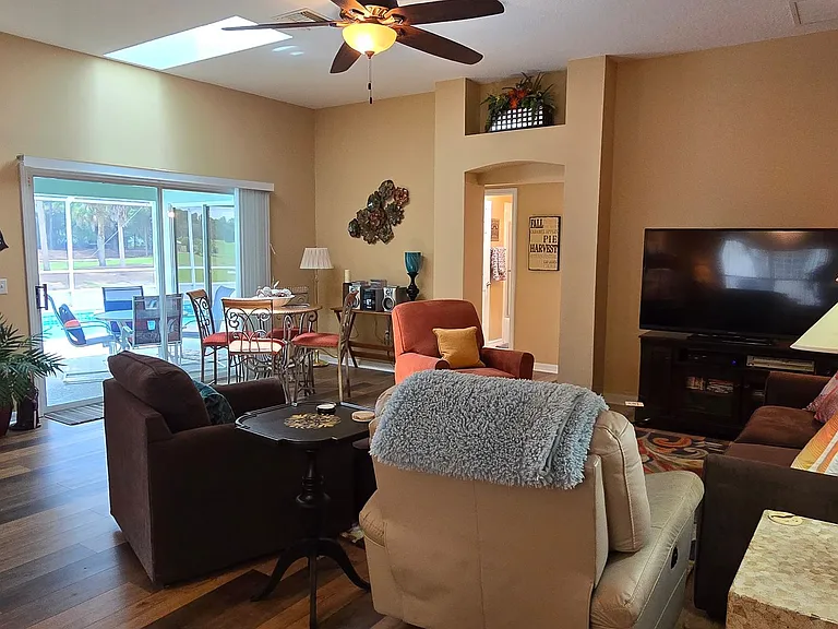 2137 Gerardo Ave — Photo 12