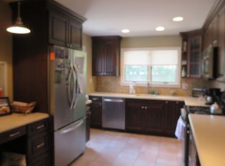 7 Colgate Rd, Greenlawn, NY 11740