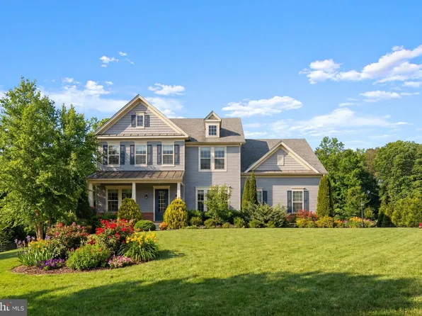 40 Edgewater Dr, Fredericksburg, VA 22406