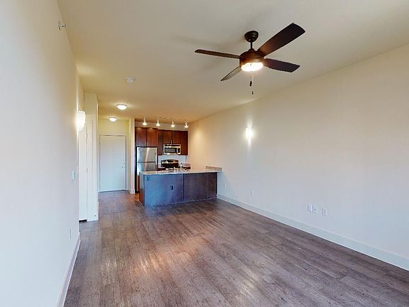 2nd image of 3210 Esperanza Xing #3-6246