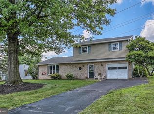 2 San Juan Dr, Mechanicsburg, PA 17055
