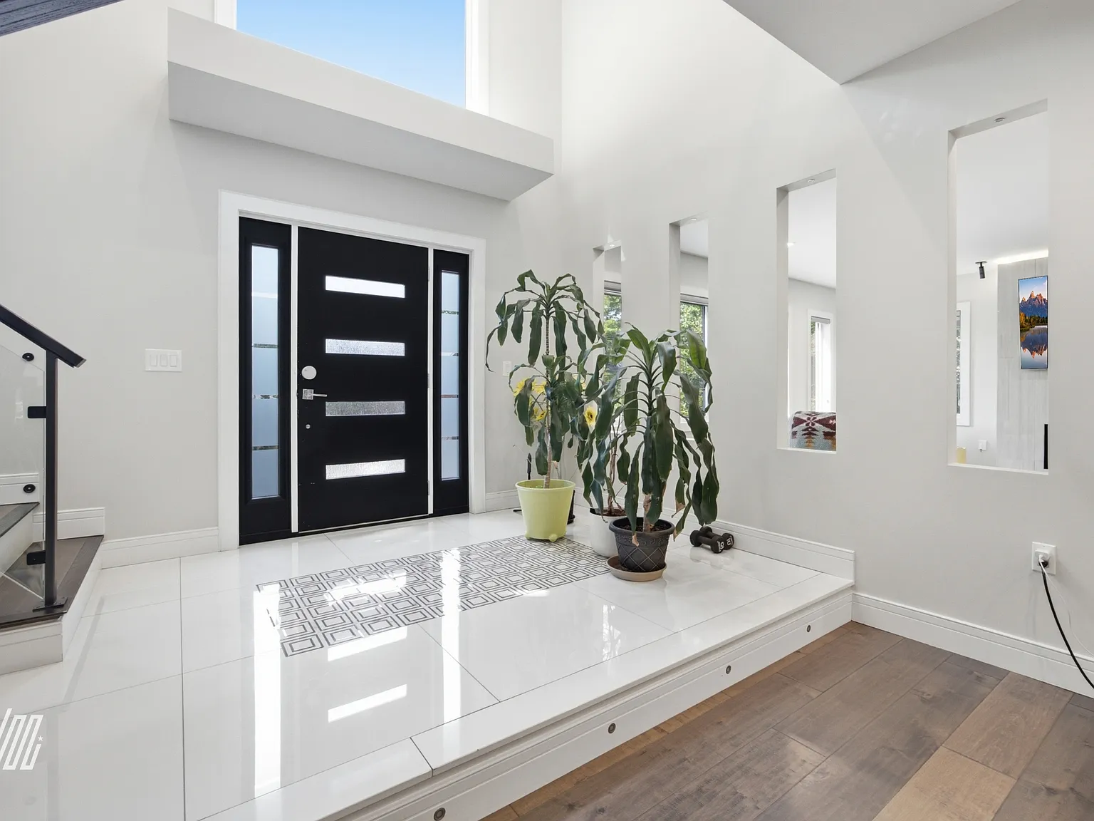 4 bed, 3977 sqft, $9,500 — Photo 3
