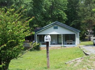 725 Cohutta St, Chatsworth, GA 30705