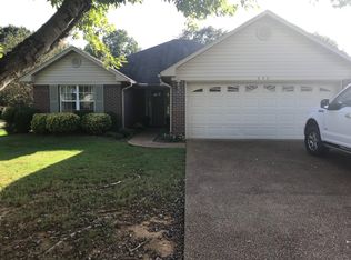 620 W Longview Dr, New Albany, MS 38652