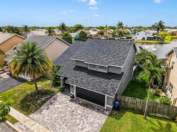 4th image of 12252 NW 32nd Manor