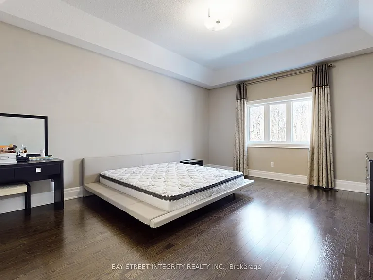57 Strawbridge Farm Dr — Photo 7