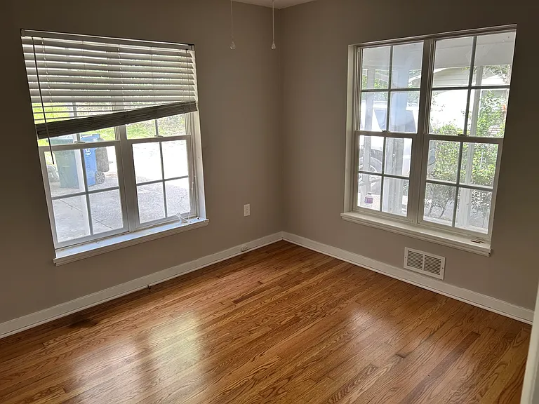 1748 Windsor Blvd — Photo 15