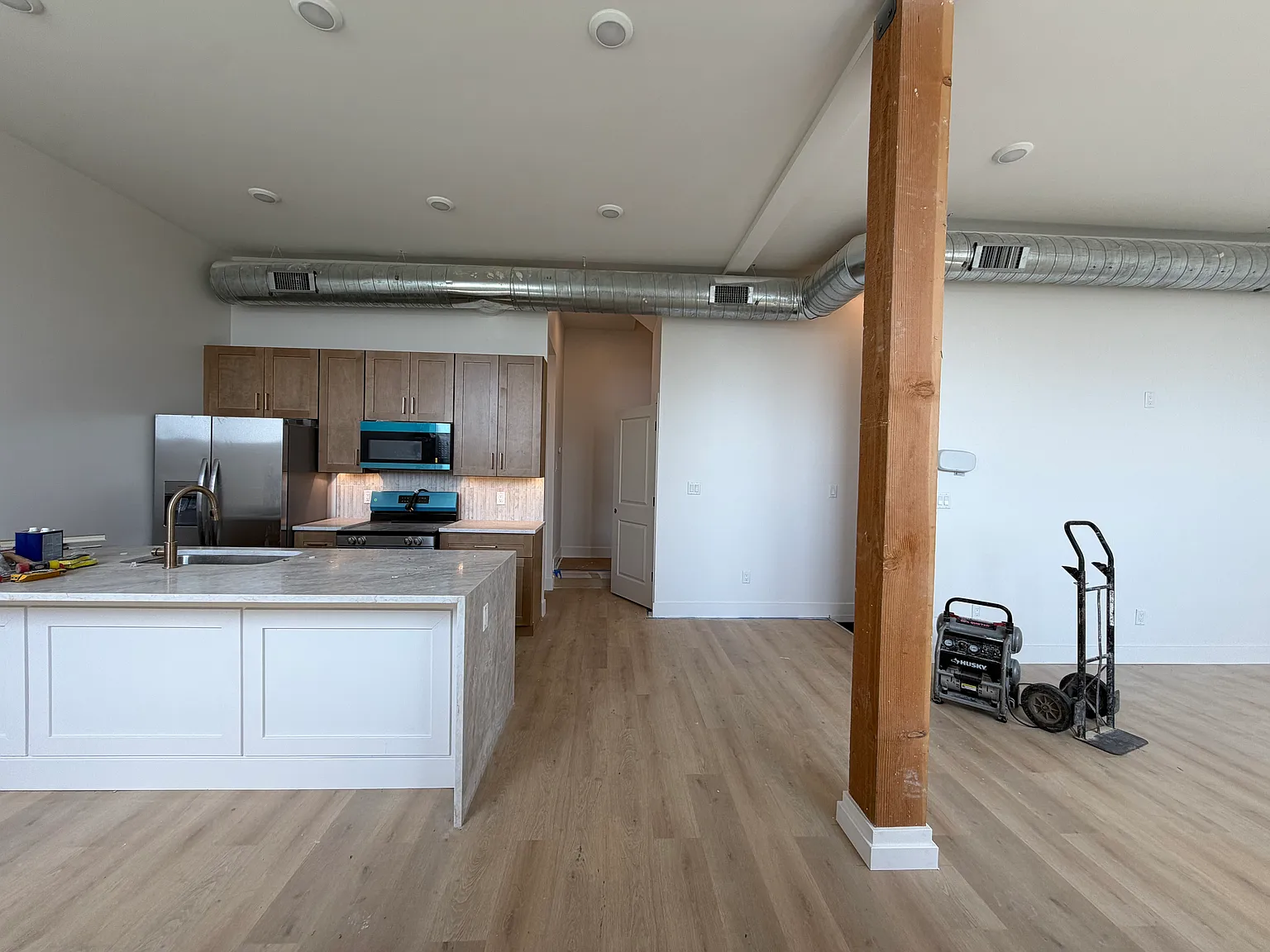 3 bed, 2.5 bath, 1500 sqft, $2,995 — Photo 4