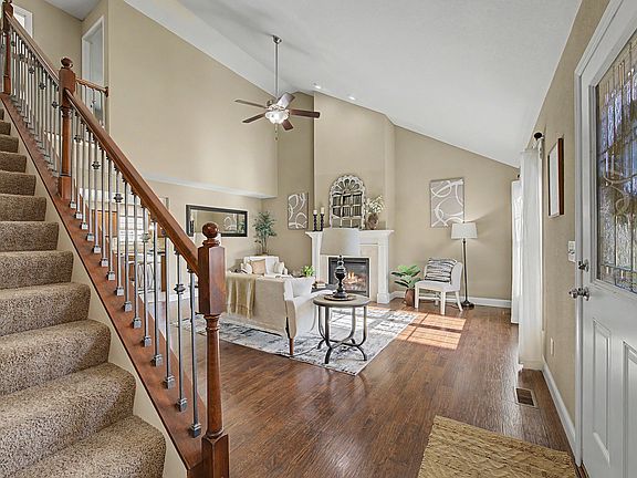 4th image of 1724 Dunraven Rd